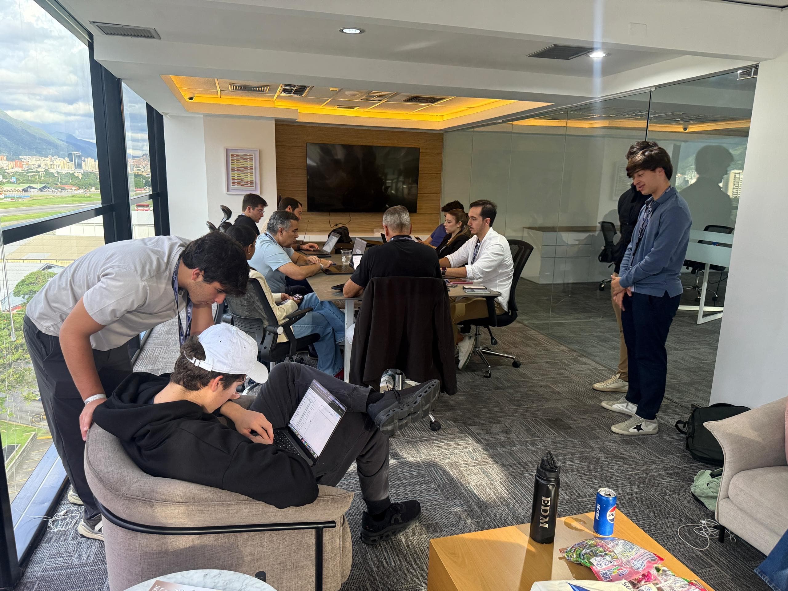 Demo en vivo y premiación