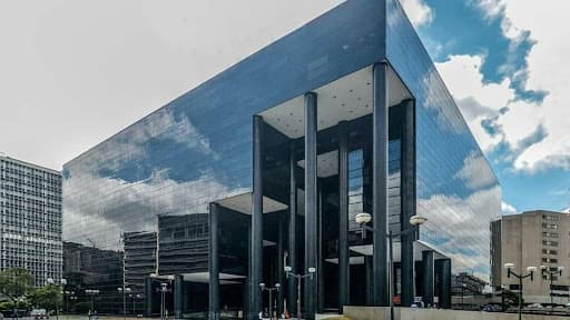 Centro Banaven Cubo Negro